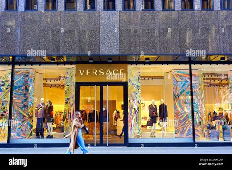 versace lounge düsseldorf|Versace Boutique Düsseldorf (@versaceboutiqueduesseldorf).